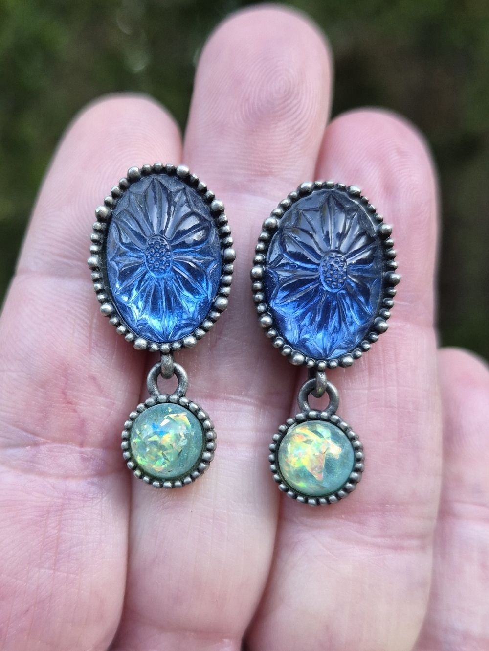 Vintage Nina Ricci Avon Blue Lucite Flower Pierced Post Rare Earrings
